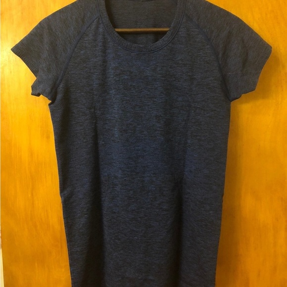 Lululemon swiftly tech short sleeve - Picture 2 of 8